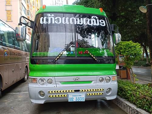 รถบัสลาว ที่ใช้ท่องเที่ยวใน สิบสองปันนา วันที่ 26-31 ก.ค.61